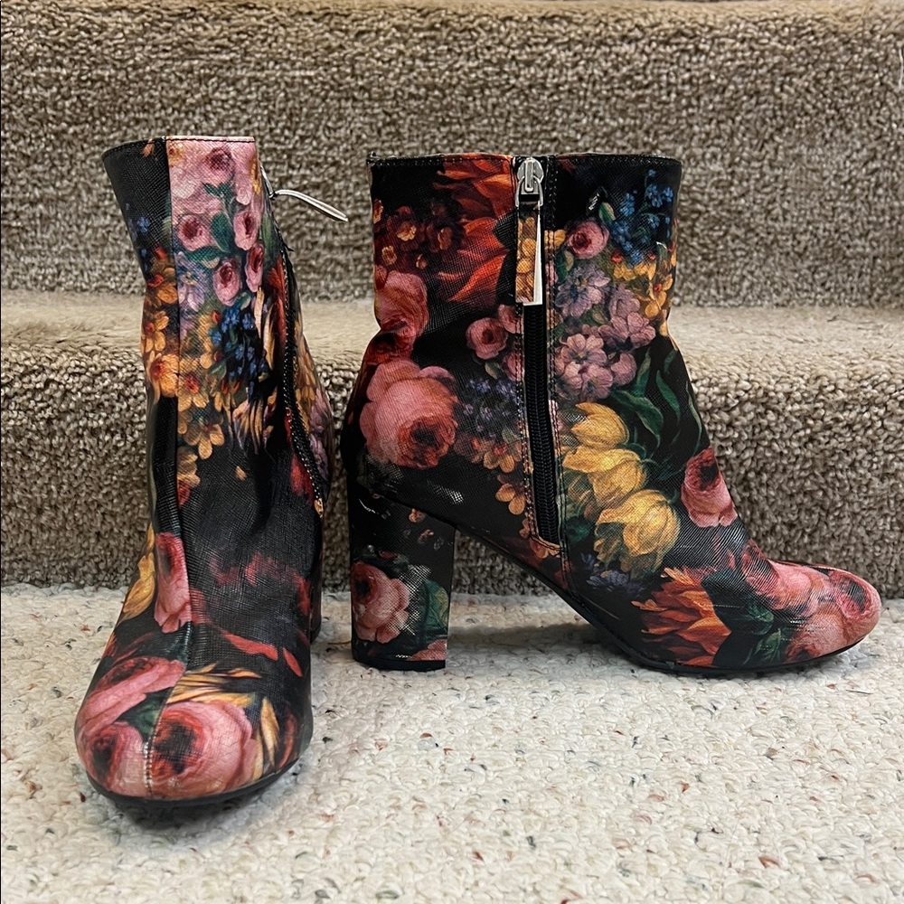 Super Fun Floral Ankle Boots - Picture 2 of 8
